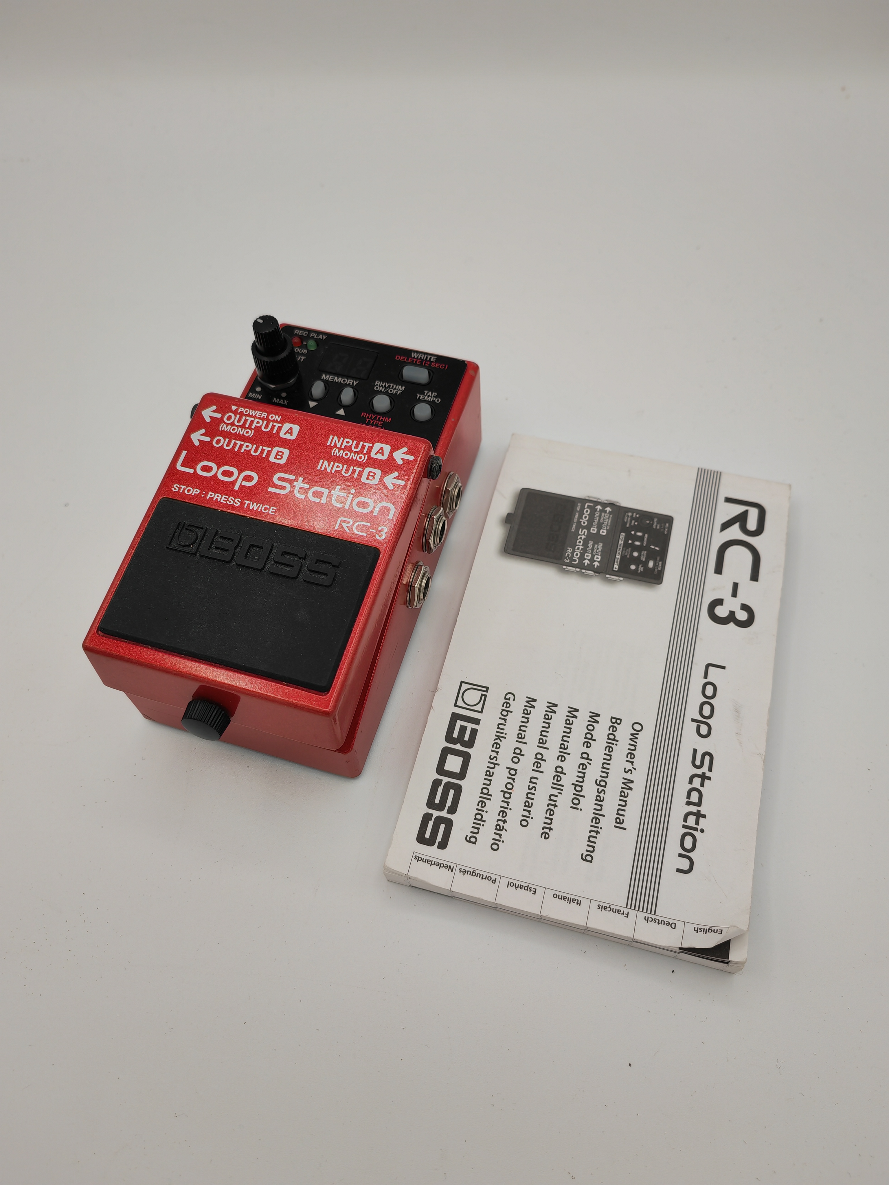 Pre-owned Boss RC-3 Loop Station Guitar Looper Pedal w/ Manual